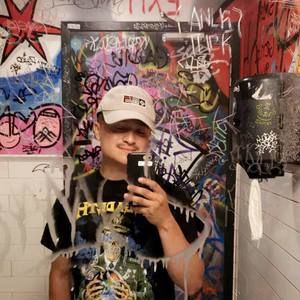 Meet your Posher, Jonathan